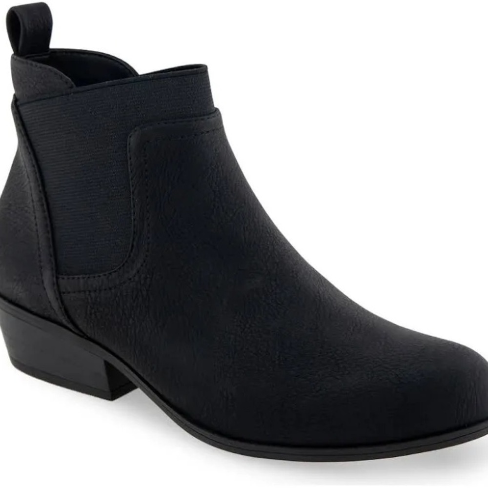 Women's Aerosoles Black Ankle Boots, size 7M